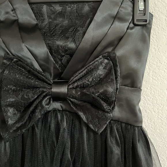 Elegant Minidresses Bundle - Picture 3 of 11